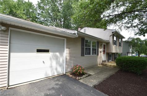143 Camrose Drive Niles OH 44446