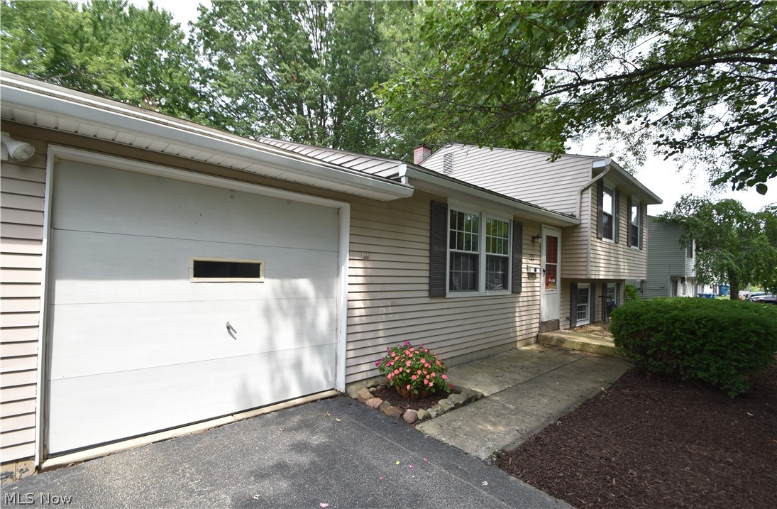 143 Camrose Drive Niles OH 44446