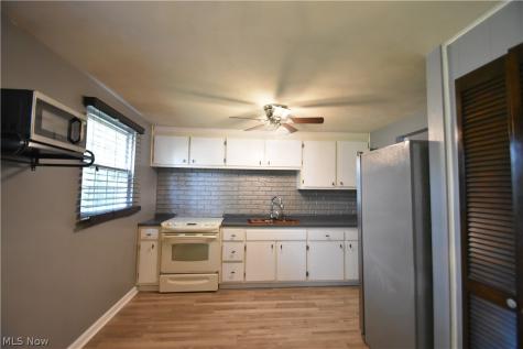 143 Camrose Drive Niles OH 44446