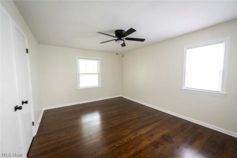 21101 Crystal Avenue Euclid OH 44123