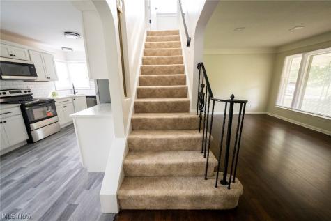 21101 Crystal Avenue Euclid OH 44123
