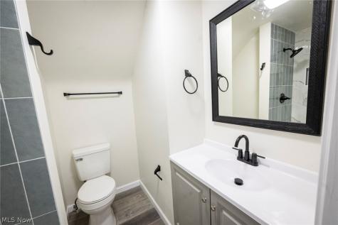 21101 Crystal Avenue Euclid OH 44123