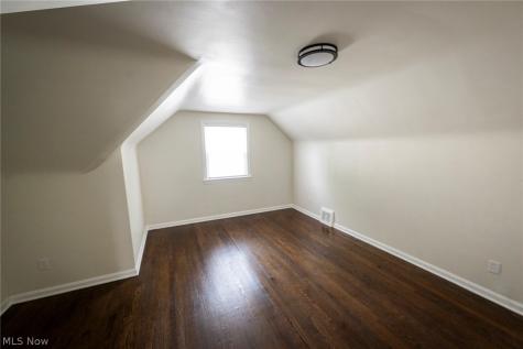 21101 Crystal Avenue Euclid OH 44123
