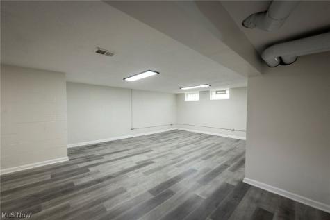 21101 Crystal Avenue Euclid OH 44123