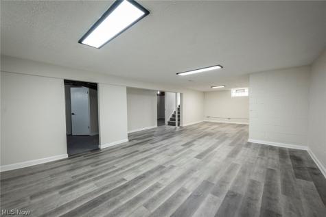 21101 Crystal Avenue Euclid OH 44123