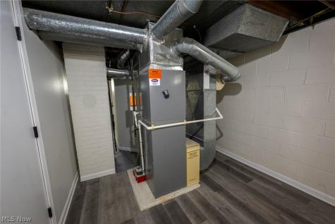 21101 Crystal Avenue Euclid OH 44123