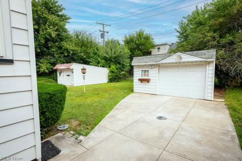 21101 Crystal Avenue Euclid OH 44123