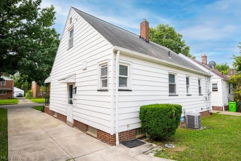 21101 Crystal Avenue Euclid OH 44123