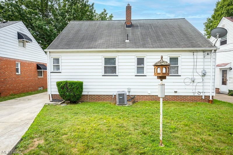 21101 Crystal Avenue Euclid OH 44123
