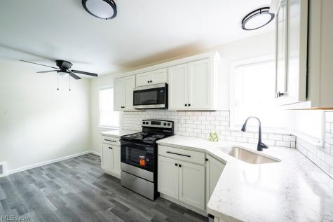 21101 Crystal Avenue Euclid OH 44123