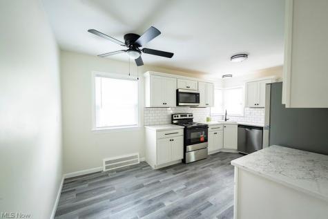 21101 Crystal Avenue Euclid OH 44123