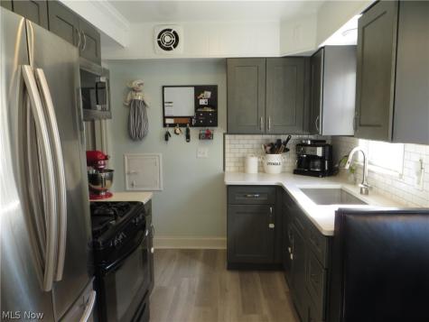 4347 Redding Road Cleveland OH 44109
