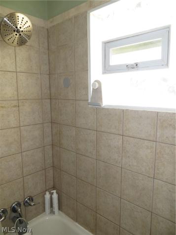 4347 Redding Road Cleveland OH 44109