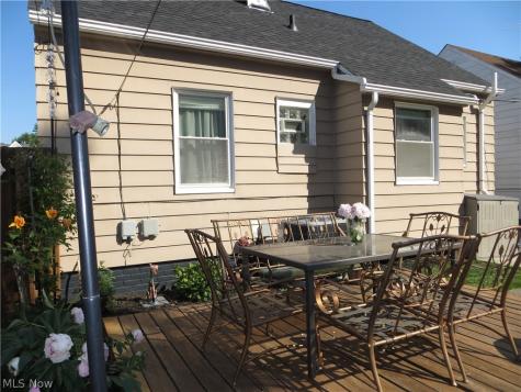 4347 Redding Road Cleveland OH 44109