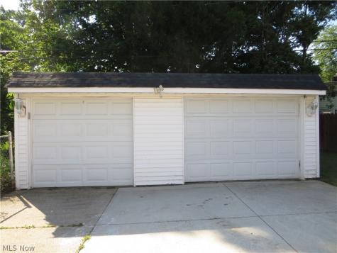 4347 Redding Road Cleveland OH 44109