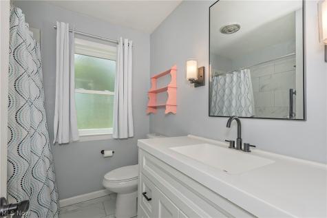 4932 S Sedgewick Road Lyndhurst OH 44124