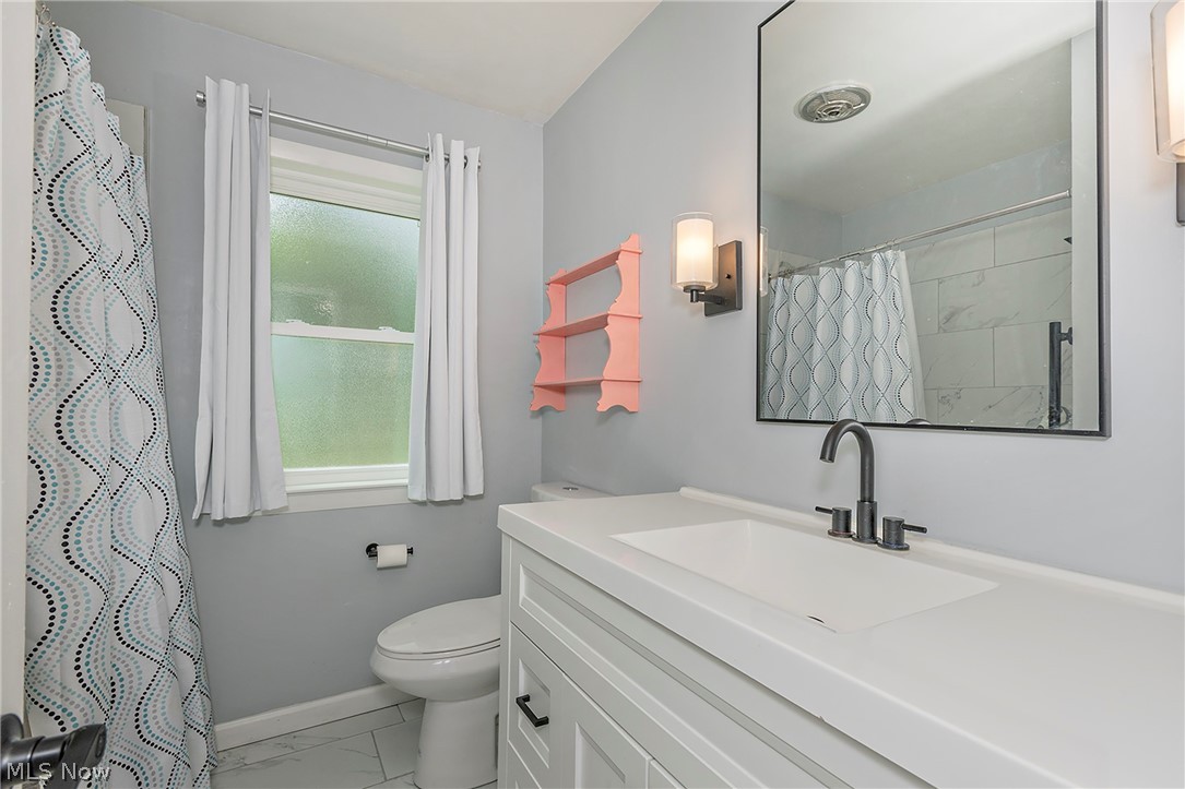 4932 S Sedgewick Road Lyndhurst OH 44124