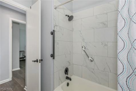 4932 S Sedgewick Road Lyndhurst OH 44124