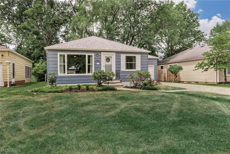 4932 S Sedgewick Road Lyndhurst OH 44124