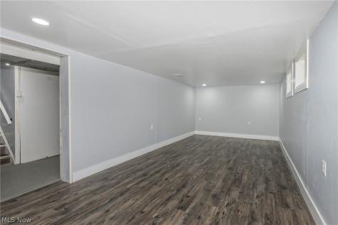 4932 S Sedgewick Road Lyndhurst OH 44124
