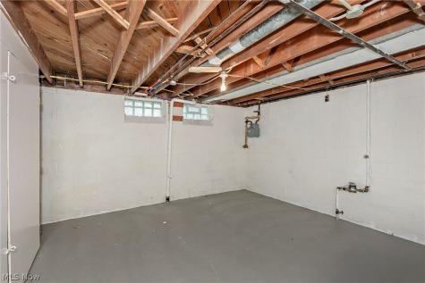 4932 S Sedgewick Road Lyndhurst OH 44124