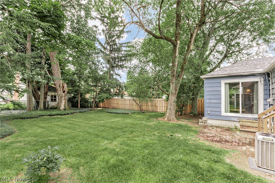 4932 S Sedgewick Road Lyndhurst OH 44124