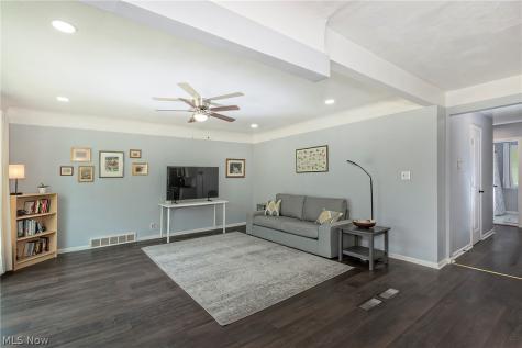 4932 S Sedgewick Road Lyndhurst OH 44124