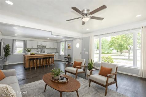 4932 S Sedgewick Road Lyndhurst OH 44124