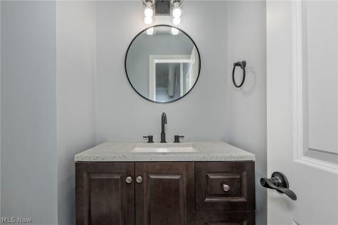 4932 S Sedgewick Road Lyndhurst OH 44124