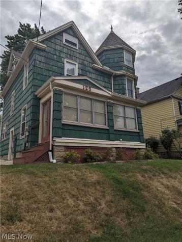 125 N Bentley Avenue Niles OH 44446