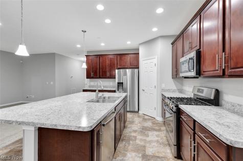 6584 Amber Way North Ridgeville OH 44039