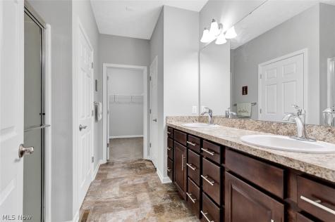 6584 Amber Way North Ridgeville OH 44039