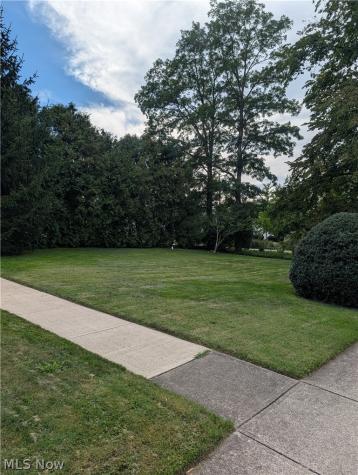 793 Park Avenue Amherst OH 44001
