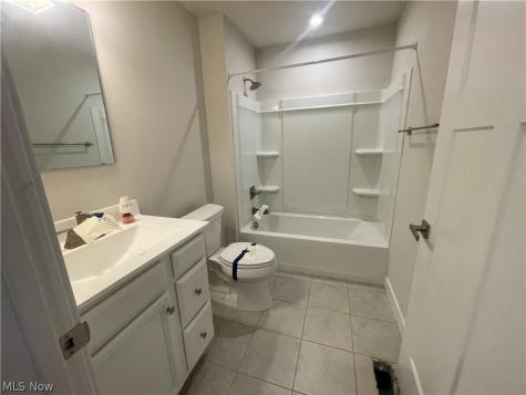 6913 Gauntlet Street SW Massillon OH 44646