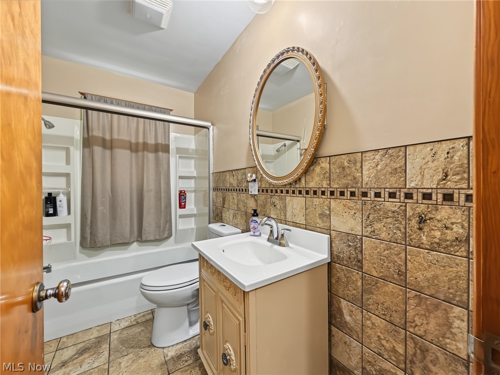 553 Judith Lane Struthers OH 44471