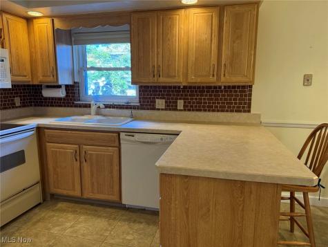 9474 Stoney Creek Lane Parma Heights OH 44130