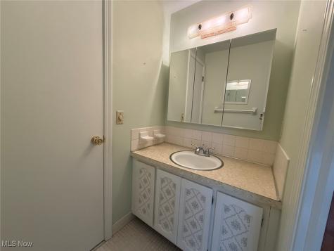 9474 Stoney Creek Lane Parma Heights OH 44130