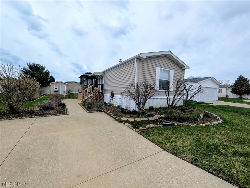 592 Sandtrap Circle Painesville OH 44077