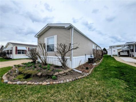 592 Sandtrap Circle Painesville OH 44077
