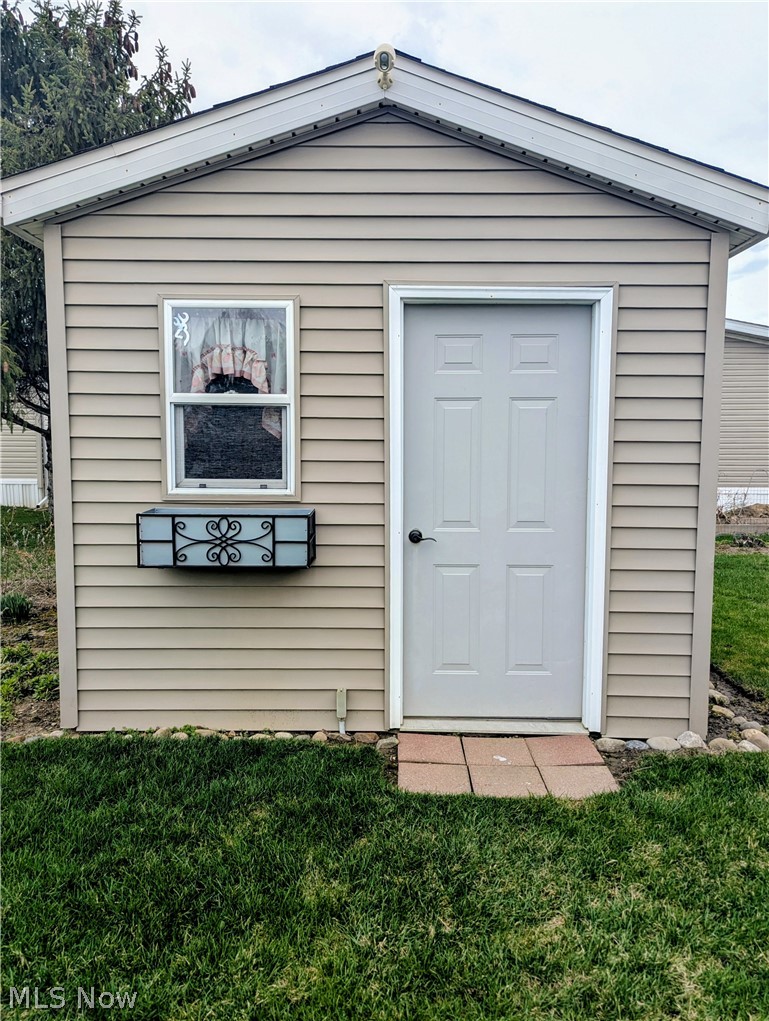 592 Sandtrap Circle Painesville OH 44077