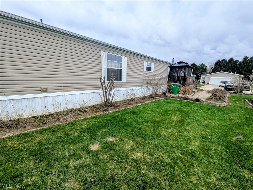 592 Sandtrap Circle Painesville OH 44077