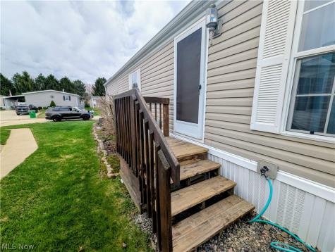 592 Sandtrap Circle Painesville OH 44077
