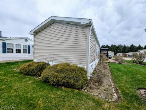 592 Sandtrap Circle Painesville OH 44077