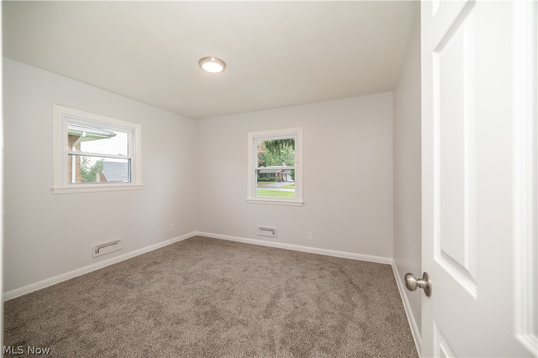 550 Neoka Drive Campbell OH 44405