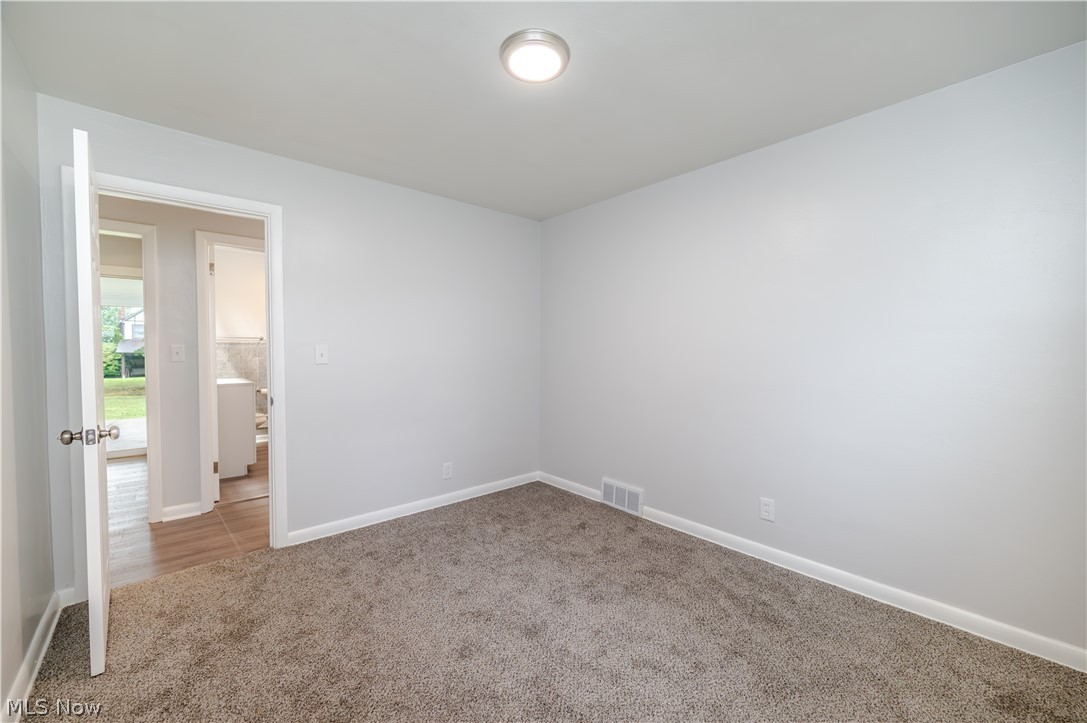 550 Neoka Drive Campbell OH 44405