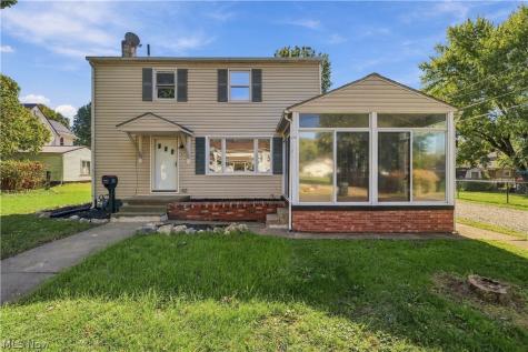 311 South Street NW Navarre OH 44662
