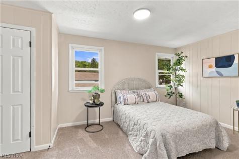 311 South Street NW Navarre OH 44662
