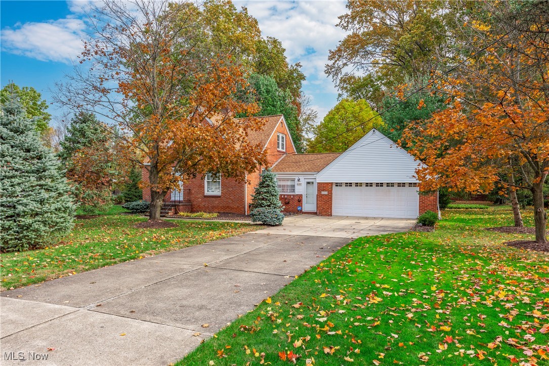 6387 Bonroi Drive Seven Hills OH 44131