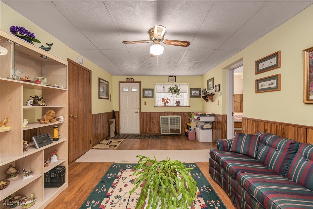 6387 Bonroi Drive Seven Hills OH 44131