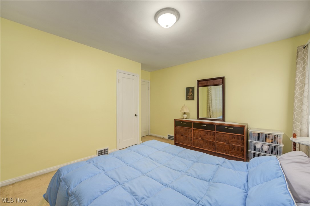 6387 Bonroi Drive Seven Hills OH 44131